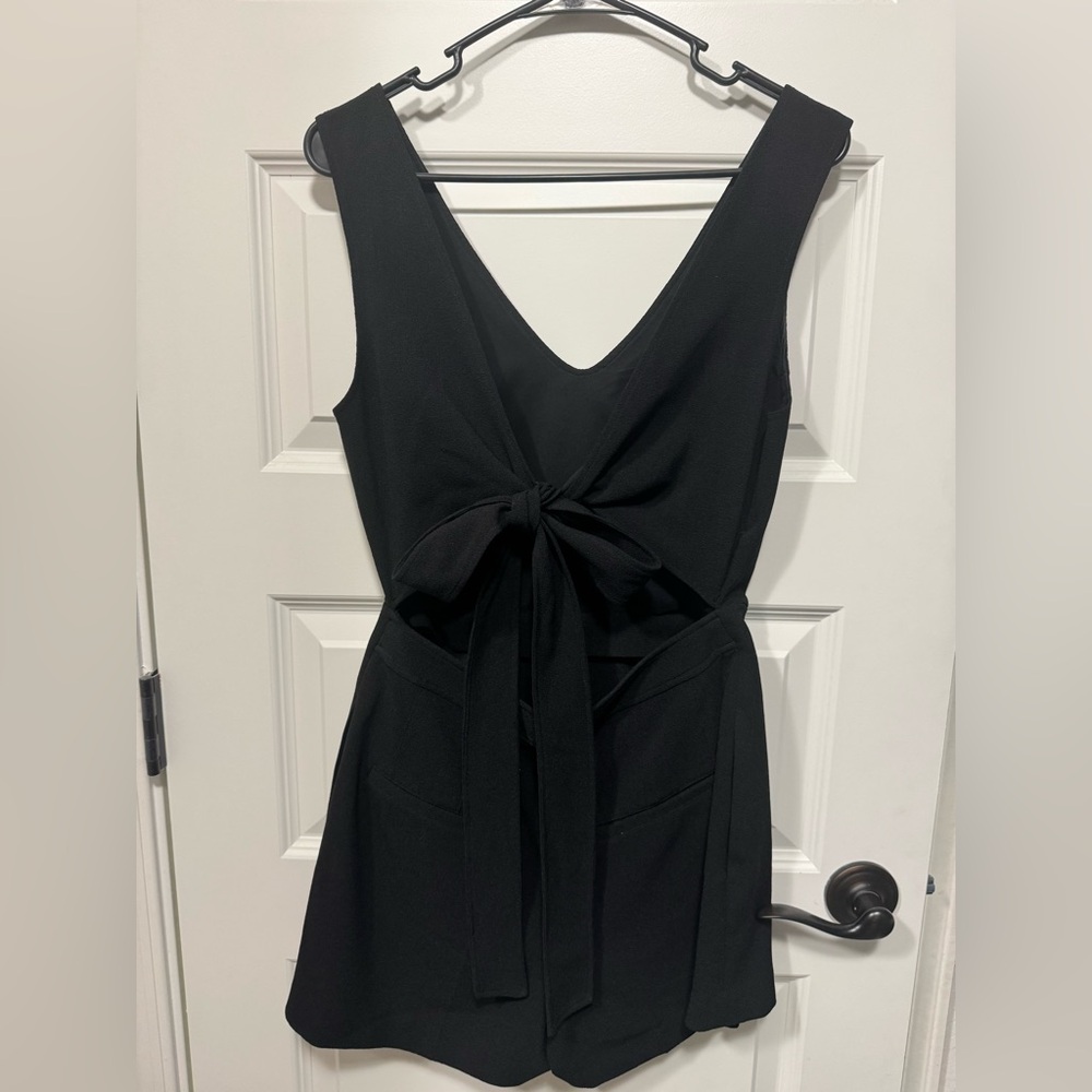 Club Monaco Black Shorts Romper Tie Back Size 4